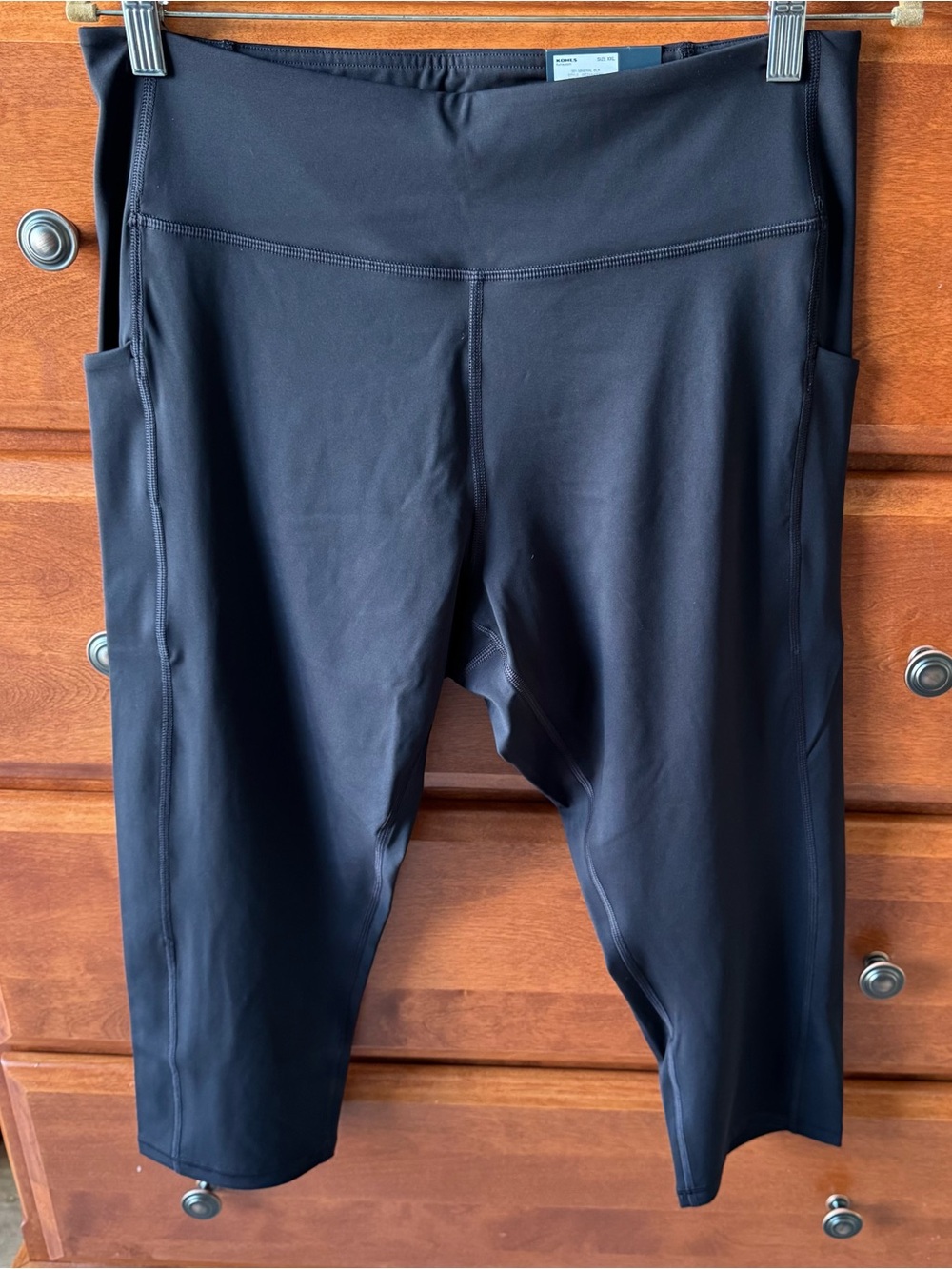 Tek Gear Capri High Rise Black Yoga Pant With Side Pockets